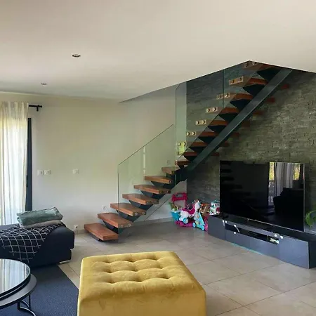 Spacieuse Avec Piscine A - 150 M² * Deyme