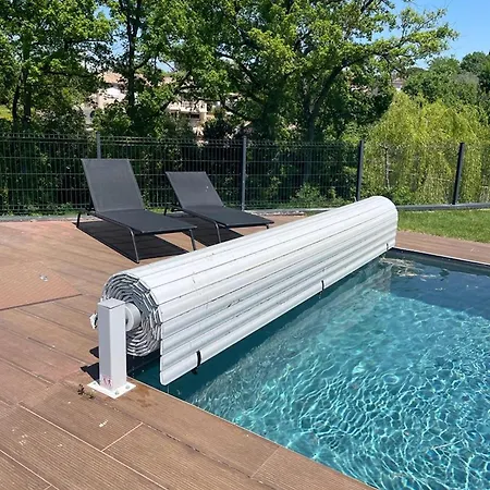 Spacieuse Avec Piscine A - 150 M² Deyme