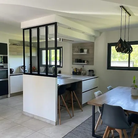 Spacieuse Avec Piscine A - 150 M² Vila