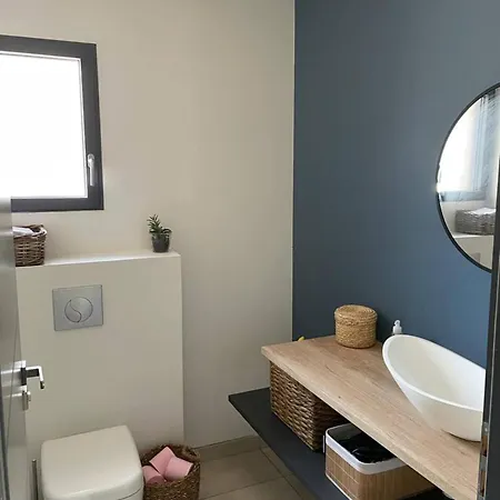 Spacieuse Avec Piscine A - 150 M² Deyme