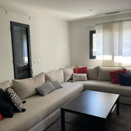 Spacieuse Avec Piscine A - 150 M² Vila *