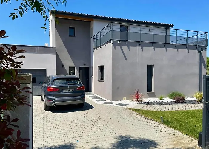 Spacieuse Avec Piscine A - 150 M²